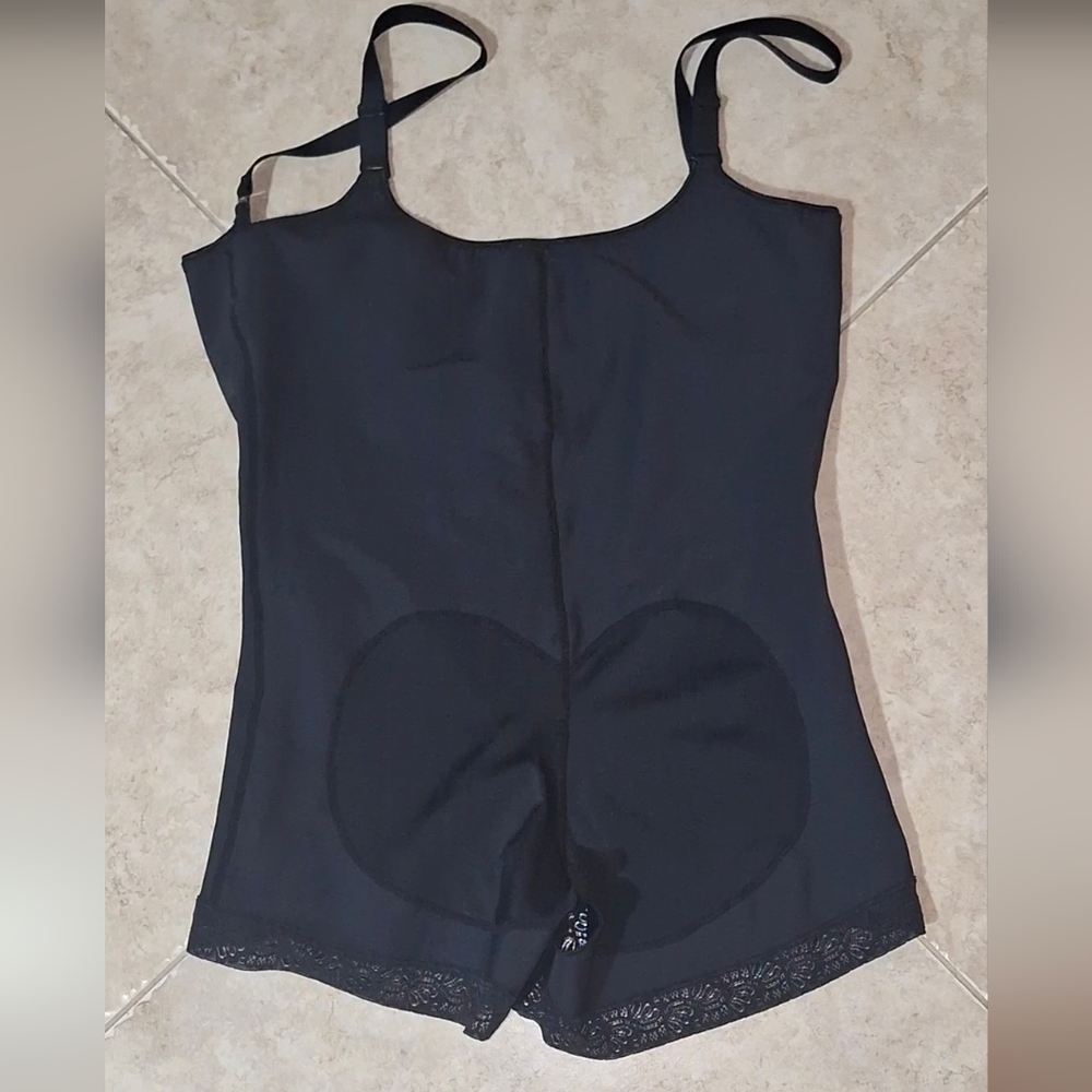 ❤️Leonisa Shapewear❤️ - Picture 12 of 14